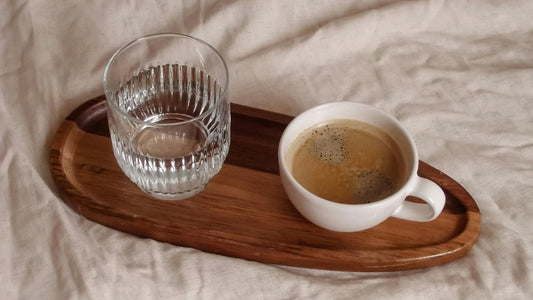 Dehydrering, kaffe og kortisol – hva skjer egentlig i kroppen når du får for lite væske?